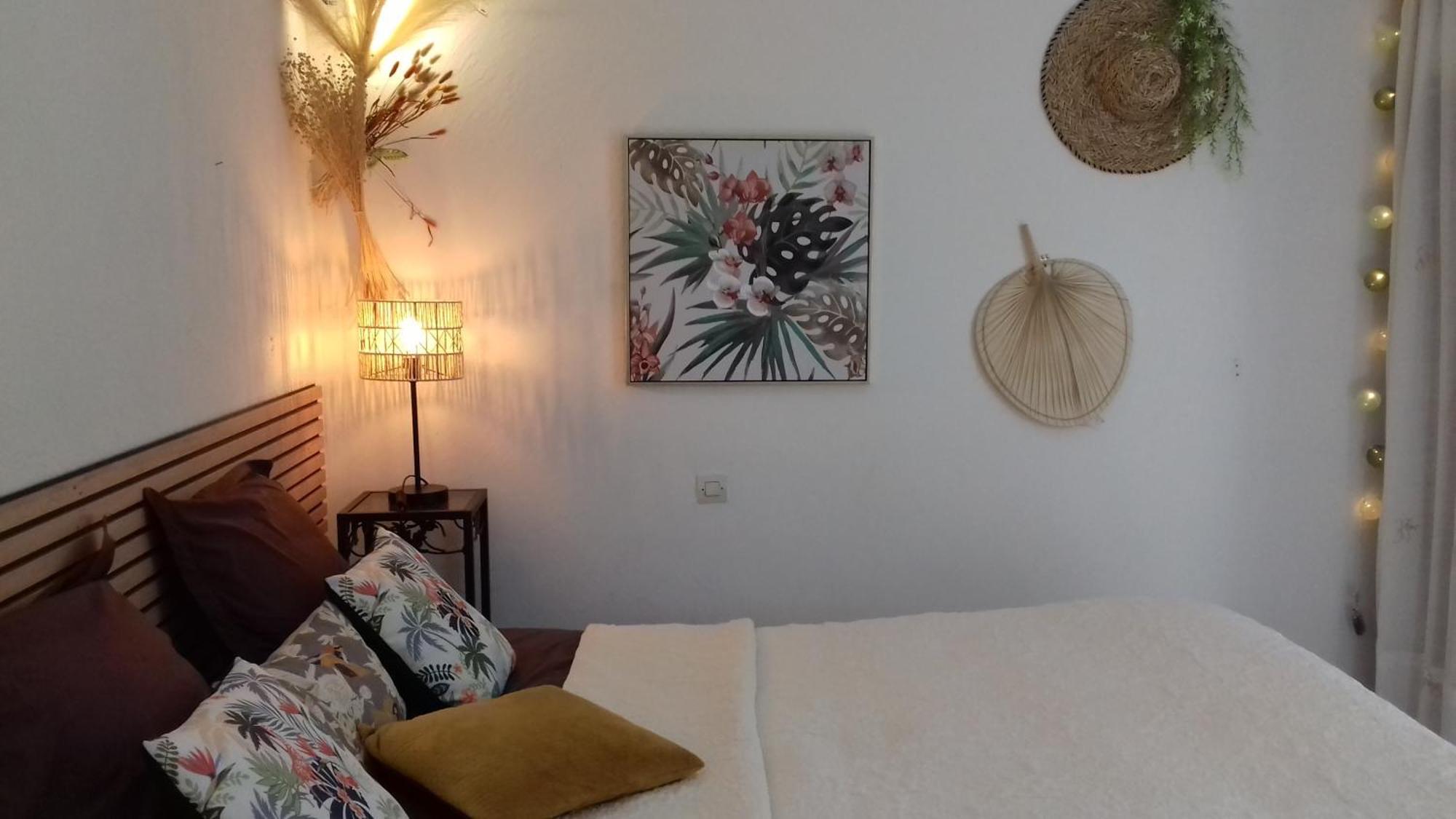 Les Chardons Bleus Bed & Breakfast Lorgues Luaran gambar