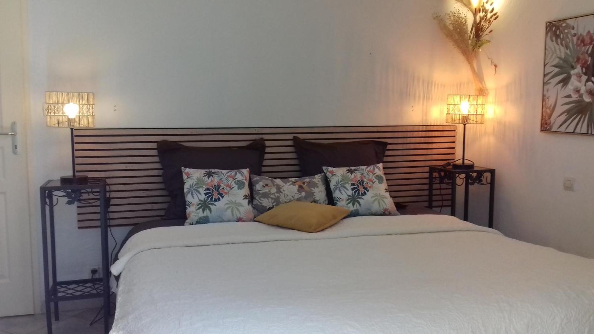 Les Chardons Bleus Bed & Breakfast Lorgues Luaran gambar